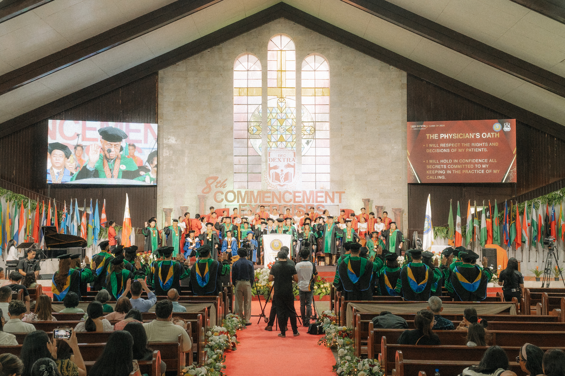 COM Honors 27 New Physicians in 8th Commencement Exercises